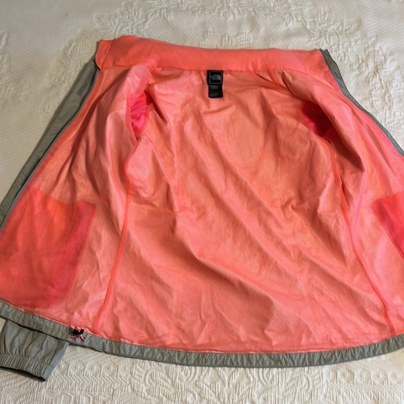 The North Face HyVent windbreaker/shell jacket, light grey/coral pink, Women's L - Picture 11 of 16